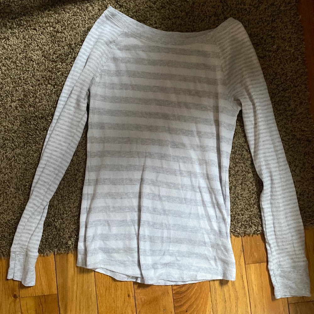 Old Navy Women’s long sleeve size medium